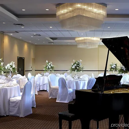 Sheraton Vancouver Guildford Hotel 