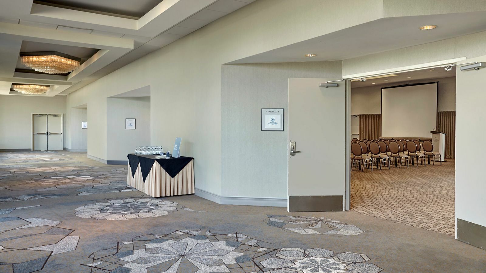 Sheraton Vancouver Guildford Hotel